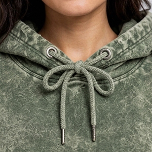 Sweat-shirts pour femmes d'inspiration vintage avec des accents vieillis, tissu confortable et construction de qualité pour un look tendance au quotidien. - Product Image 6