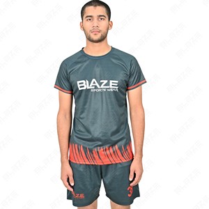 Ensemble de maillot de football pour homme Blaze, col rond, manches courtes, impression sublimée, polyester respirant, coupe athlétique - Product Image 3