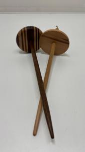 Aiguille à filer en bois de hêtre artisanale, conçue pour le filage du laine, le tissage et les travaux textiles, durable pour les artisans et les amateurs. - Product Image 5