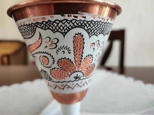 Copa de vino de cobre de diseño tradicional, ideal para bodas y celebraciones, regalo de cristal para ocasiones especiales. - Product Image 3