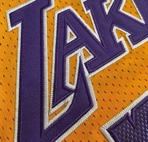 Maillots de sport de basketball unisexes personnalisés 100% polyester Uniforme d'équipe Impression par transfert thermique Respirant Séchage rapide pour le baseball - Product Image 4