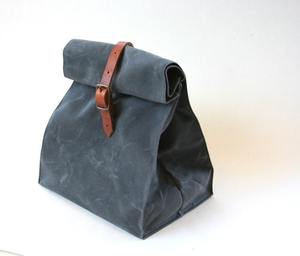 Sac isotherme de luxe en cuir et toile durable avec fermeture éclair, étanche et réutilisable pour repas, idéal pour les voyages LCLB-0031 - Product Image 1