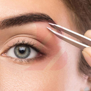 Pinzas de Precisión Inclinadas con Recubrimiento de Diamante, Fáciles de Usar, Perfectas para Depilación, Modelado y Cuidado de Cejas, con Agarre Cómodo - Product Image 4