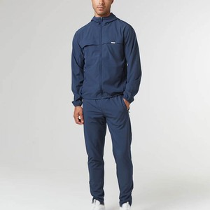 Survêtement athlétique pour hommes en polyester personnalisé, vente en gros pour les acheteurs de vêtements de sport américains, fournisseur à faible MOQ pour la vente au détail - Product Image 4