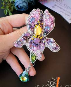 Artisan Embroidery Beaded Brooch Luxury Handmade Fashion Jewelry with Detailed Bead Embellishments - Product Image 4