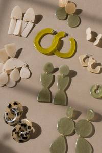 Pendientes de Resina Brillante de Lujo, Diseño de Hadas, Hechos a Mano, Artísticos, Modernos, con Patrón Geométrico, Pintados a Mano, Personalizables - Product Image 6