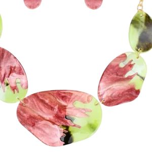 Ensemble collier et boucles d'oreilles assortis rose et vert, bijoux de mode pour femme, pendentif élégant, accessoire de fête, cadeau stylé - Product Image 3