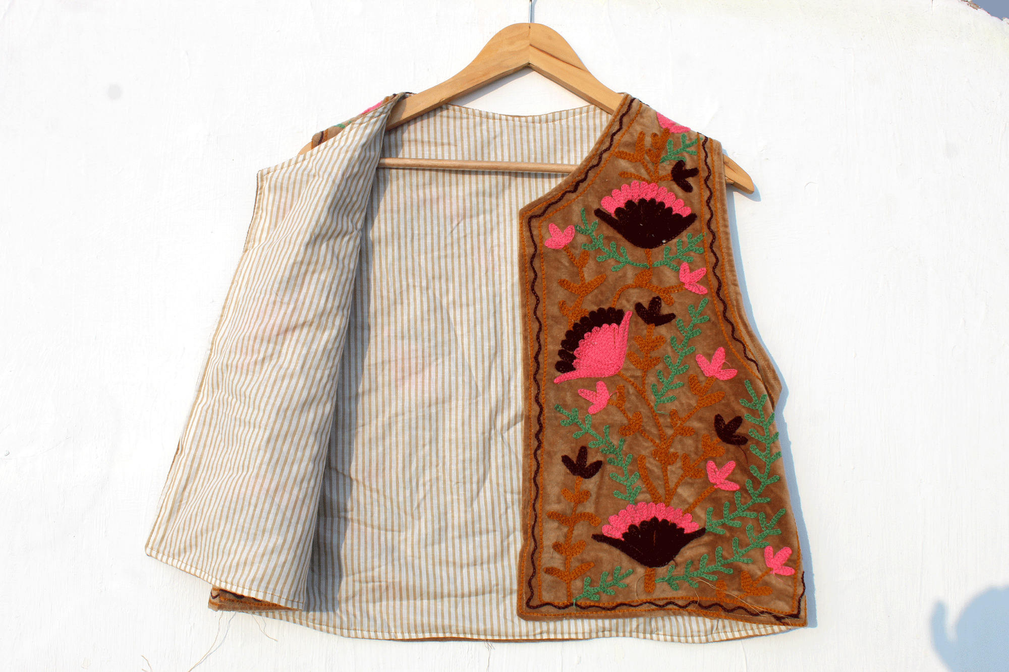 สีน้ำตาล