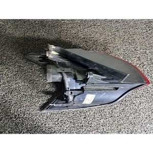 Feu arrière droit d'occasion OEM 9805510480 pour Peugeot 3008 Phase II 2013-2016 - Product Image 3