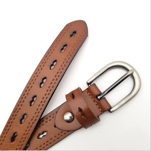 Ceinture en cuir de luxe noire, vente chaude d'usine, en cuir de vache véritable, personnalisable, conçue sur mesure par TRIOTAKE INDUSTRY - Product Image 3