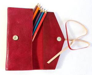 Promotion Nouveau Design Camelon Exports Étui à Crayons Magnétique en Cuir Pleine Fleur Rouge Fait Main 18x9cm pour Voyage d'Affaires - Product Image 2