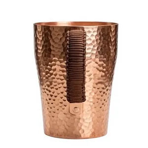 Vaso Cónico Artesanal de Cobre Martillado - Color y Logotipo Personalizables, Diseño de Lujo, Uso en Interiores y Exteriores - Product Image 6