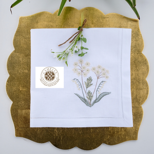 Linge naturel avec broderie d'aubépine, doux mais résistant, apportant une touche botanique délicate et élégante aux tables - Product Image 1