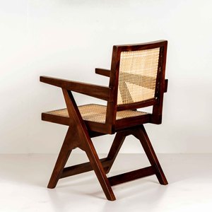 Fauteuil en bois massif style Pierre Jeanneret avec pieds en X et assise en rotin naturel pour salle à manger et bureau – Vente en gros - Product Image 4
