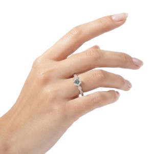 แหวนทองคำแท้ 10K 14K 18K ดีไซน์วินเทจ ประดับเพชรข้างสี DEF ความใส VS VVS สำหรับขายส่ง เหมาะสำหรับเป็นแหวนหมั้น แหวนวันครบรอบ - Product Image 6