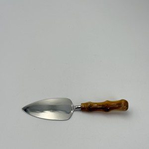 ที่ตัดชีสสแตนเลสคุณภาพสูงพร้อมด้ามจับเรซิ่น รุ่นใหม่ สำหรับเนยและชีส ใช้ได้ทั้งที่บ้าน โรงแรม และเป็นของขวัญ - Product Image 2