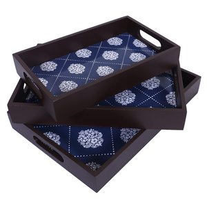 Ensemble de 3 plateaux de service en bois laqués imperméables avec motif floral bleu, plateau de service décoratif pour le petit-déjeuner, le thé et le café - Product Image 2
