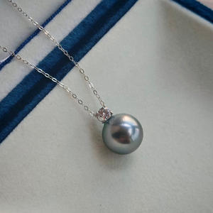 Collier de perles noires de Tahiti haut de gamme, pendentif Reine en or 18 carats, perle véritable d'eau de mer, bijoux de luxe - Product Image 1