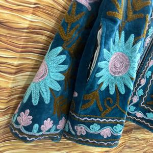 Chaqueta de terciopelo de lujo para mujer, bordada, con diseño floral, hecha a mano, estilo bohemio, étnico, abrigo de invierno - Product Image 4