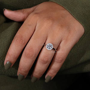 Anillo de compromiso de diamante cultivado en laboratorio de corte redondo con ajuste de Halo Oro blanco sólido de 18 quilates y platino para anillo de boda o aniversario - Product Image 6