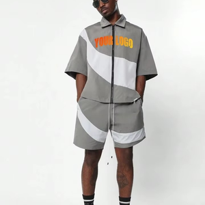 Ensemble survêtement personnalisé avec logo, veste légère en polyester à blocs de couleur brodés et short, ensemble coupe-vent en nylon élastique - Product Image 4