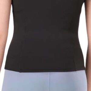 . Haut court noir ajusté à col montant et fermeture éclair sur le devant pour femme – T-shirt décontracté à col haut et coupe slim, style minimaliste - Product Image 5