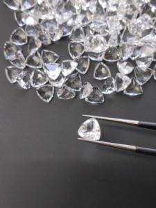 Topacio Blanco Natural de 7MM con Corte Trillón, Gema Suelta de la Mejor Calidad para la Fabricación de Joyas - Product Image 1