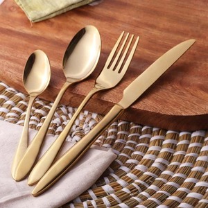 Juego de Cubiertos Dorados con Mangos Grises, Aptos para Lavavajillas, de Acero Inoxidable, para Eventos y Bodas - Product Image 4