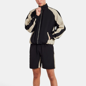 Ensemble coupe-vent d'été personnalisé pour homme avec design à panneaux, veste légère extensible en microfibre 150 GSM avec fermeture éclair métallique et short d'été à taille élastique - Product Image 1