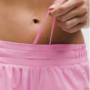 Short de course pour femme, texture super douce, matière respectueuse de la peau, coutures ergonomiques, optimisé pour la mobilité. - Product Image 5