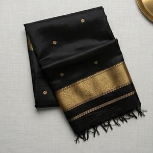 Sari de Algodón y Seda Satinada Negra con Motivos Florales - Product Image 2