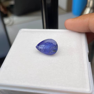 แทนซาไนต์ธรรมชาติ 10.80 กะรัต รูปทรงลูกแพร์ คุณภาพเกรด AAA พร้อมความเงางามระดับ AAA และสีสวยงาม เหมาะสำหรับการทำเครื่องประดับทุกชนิด ในราคาประหยัด - Product Image 1