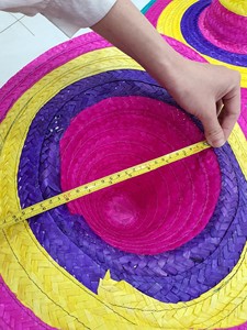 Chapeau de paille mexicain brodé à la main à rayures multicolores, idéal pour les sports décontractés, les fêtes estivales, les voyages en plein air, les affaires et la pêche - Product Image 5