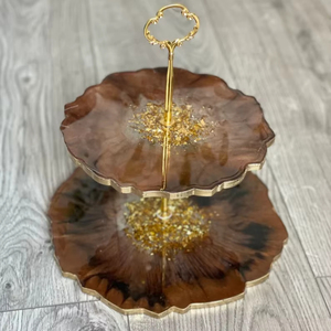 Plateau élégant en résine époxy pour la décoration de la maison, plateaux de service faits à la main, parfaits pour l'hôtel et la maison, plateau en résine avec poignées en métal - Product Image 1