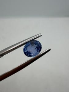 Zafiro azul natural, calentado, de forma ovalada, 2.00 quilates, de Ceilán, Sri Lanka, para la elaboración de joyas. - Product Image 2