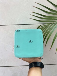 Boîte de rangement pour cosmétiques de maquillage élégant en cuir repoussé à la main Boîte de maquillage faite à la main, boîte de rangement pour salle de bain de couleur turquoise - Product Image 4