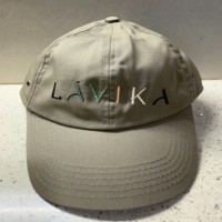 Casquette de camionneur unisexe LAVIKA personnalisée en coton 100 % pour le voyage, avec design 6 panneaux en tissu standard et fermeture à boucle métallique, toutes saisons