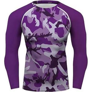 เสื้อแรชการ์ดแขนยาวลายพรางสีม่วงสำหรับผู้ชาย แห้งเร็ว ผลิตจากโพลีเอสเตอร์ เหมาะสำหรับเล่นกีฬาทางน้ำ แขนยาวเต็มตัว พิมพ์ลาย - Product Image 1