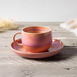 Taza de Cerámica Artesanal con Esmalte Reactivo Efecto Atardecer, Forma Curva Suave, Asa Cómoda, Acabado Resistente al Calor para Uso Diario - Product Image 6
