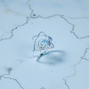 Anillos de topacio azul hechos a mano, anillo de plata de ley 925, diseño único, anillos finos y joyería de plata a precio de mayoreo. - Product Image 2