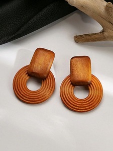 Boucles d'oreilles en bois au design antique, creuses, avec crochet, pour femme – Qualité admirable au meilleur prix - Product Image 2