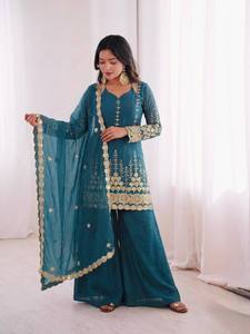 Ensemble Salwar Kameez en soie brodée bleue avec Sharara, Palazzo et Dupatta à sequins pour mariage, fête ou Diwali - Product Image 3
