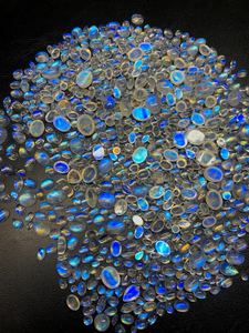 Lot de cabochons en pierre de lune arc-en-ciel, blancs avec reflets bleus, calibrés, pierres précieuses naturelles en vrac pour la création de bijoux - Product Image 3