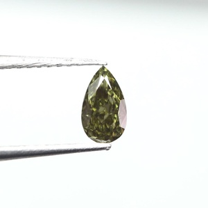 Diamante natural camaleón de 0.38 quilates, certificado por GIA, de corte brillante modificado en forma de pera, color verde grisáceo oscuro, para un diamante exquisito. - Product Image 6