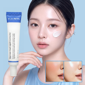 Suero Corrector de Manchas Oscuras Blue Petal con Ácido Tranexámico para Uso Nocturno, Piel Sensible, Aclarante, Tono Radiante, Cuidado de la Melanina RTS - Product Image 5