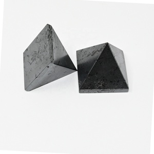 Pyramide de cristal serpentine en pierre naturelle en vrac Vente en gros Pyramides de guérison décoratives Feng Shui pour la méditation et l'énergie spirituelle - Product Image 5