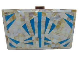 Wholesale Best Seller Pearl <b>White</b> Shell Acrylic Splicing Across The Dinner Bag Chain Handbag for Women - Product Image 2