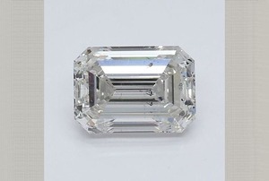 Diamante Sintético de Corte Esmeralda de 3.01 Quilates, Certificado IGI, Color E, VS1, Excelente Pulido, Excelente Simetría, Diamante Suelto de Lujo - Product Image 4