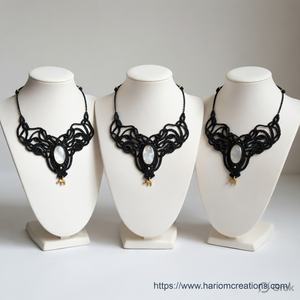 Collar de Macramé Negro Hecho a Mano con Piedra Lunar, Gargantilla Boho con Dije de Elefante Dorado, Joyería Curativa, Regalo - Product Image 2