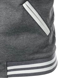 Veste de baseball grise pour homme avec manches blanches, col rabattu, style décontracté, coupe régulière, idéale pour l'automne - Product Image 4